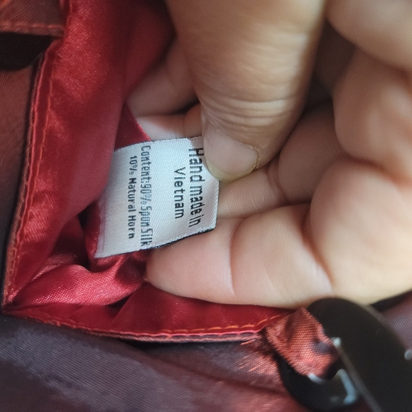 NWOT.  Mod by design Poinsettia Handbad.  (789) - Picture 3 of 12